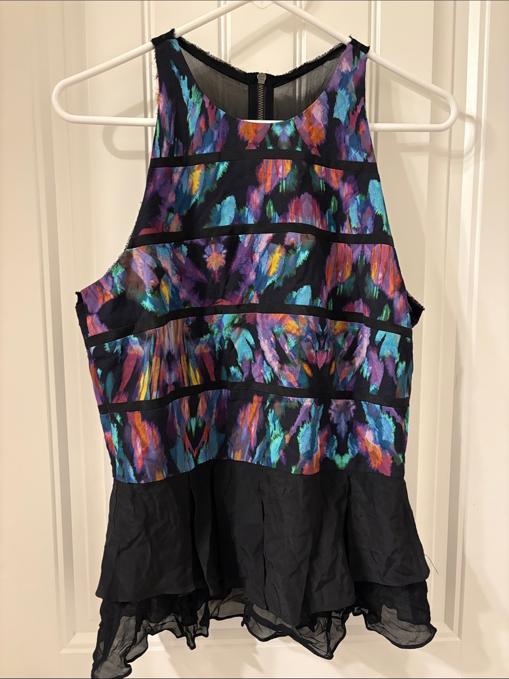 Nicole Miller Black Sleeveless Multicolor Printed Ruffle-Hem Top